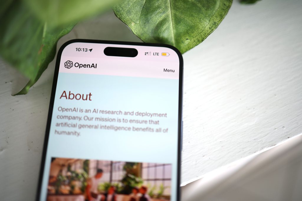 Snapchat launches TikTok competitor